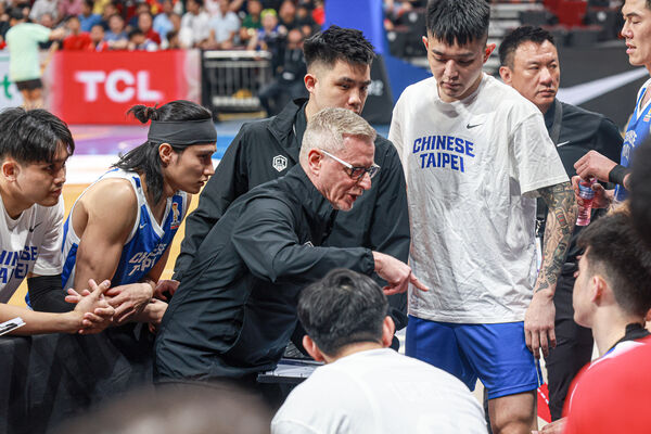 ▲中華男籃劉錚、陳盈駿、總教練圖齊。(圖/籃球協會提供)