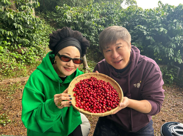 ▲胡瓜與比莉認識多年。(圖/下面一位)