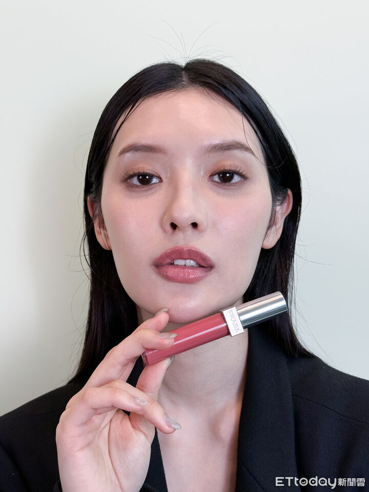 ▲prada,唇彩,彩妝,唇釉,。(圖/記者李薇攝)