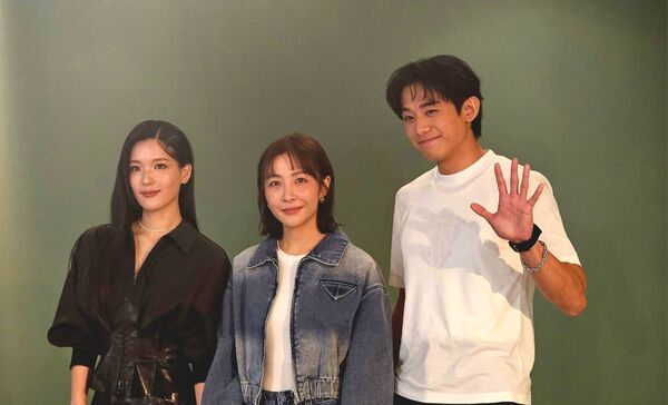 ▲林雨葶、睦媄、初孟軒出席《以身相許》訪問。(圖/記者呂佳賢攝)