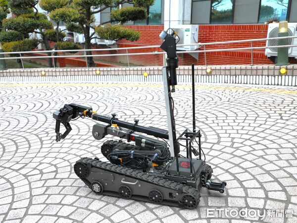 ▲▼ 防爆機器人、偵爆犬到位 2026 台灣燈會最高維安規格啟動 。(圖/嘉義縣政府提供)