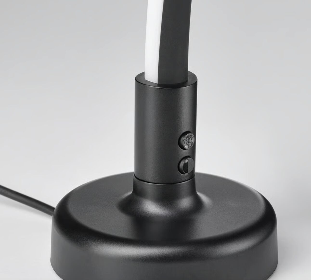 ▲IKEA SMÅSNÖRE 燈具。(圖/翻攝IKEA)