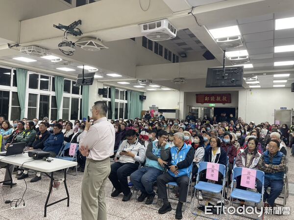▲基隆安樂區連辦2場市政說明會。(圖/記者郭世賢翻攝)