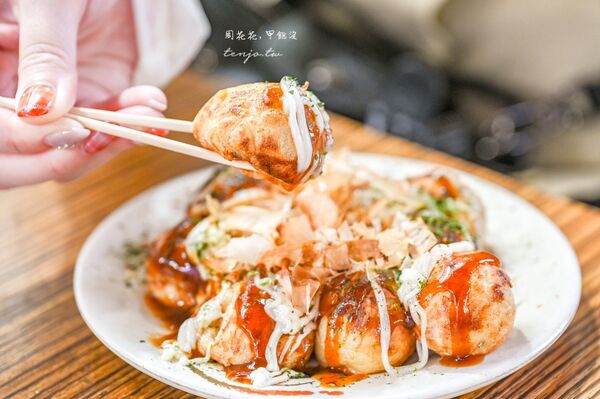 ▲▼饒河夜市美食「大阪屋章魚燒」,日本爺爺手做純正關西風味章魚燒!(圖/部落客周花花提供)