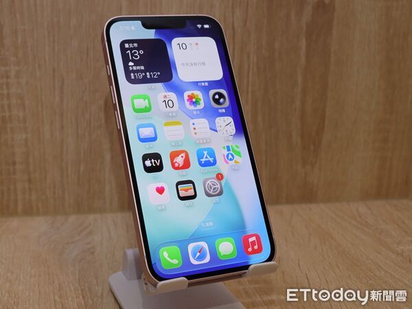 ▲▼ iPhone 17e,iPhone17e,17e,蘋果 。(圖/記者蘇晟彥攝)