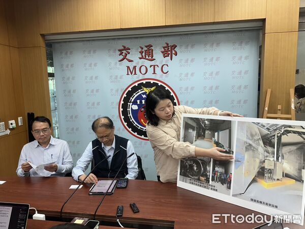 ▲台南鐵路地下化隧道風機已全數設置完成,預計月底展開測試。(記者林東良翻攝,下同)