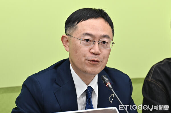 ▲▼民進黨立委李坤城召開「啟動律師法修法」記者會。(圖/記者李毓康攝)