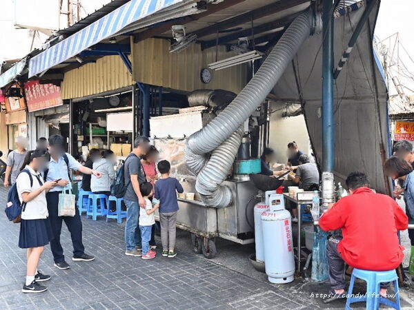 ▲▼臭豆腐大骨湯花枝炒麵。(圖/糖糖`s 享食生活授權提供)