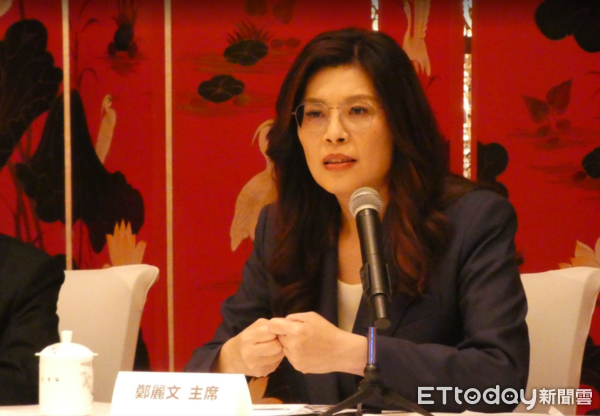 ▲▼國民黨主席鄭麗文召開中外記者會說明鄭習會。(圖/記者陳冠宇攝)