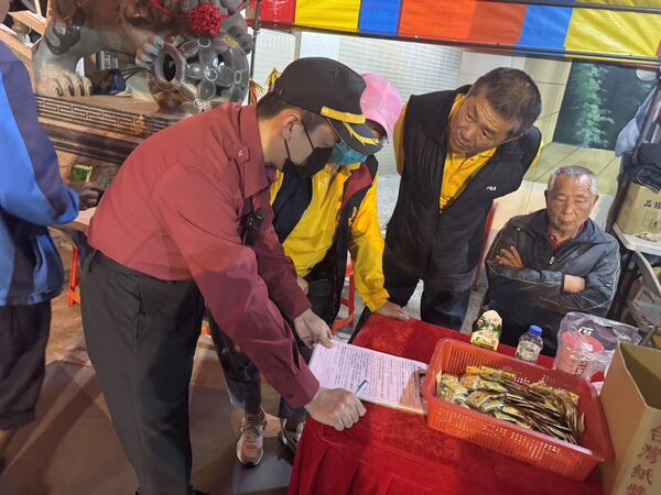 ▲彰化縣消防局宣導大甲媽祖繞境期間禁止燃放鞭炮。(圖/消防局提供)