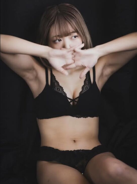 ▲▼日本AV女優星乃莉子。(圖/翻攝IG/rikohoshino420)