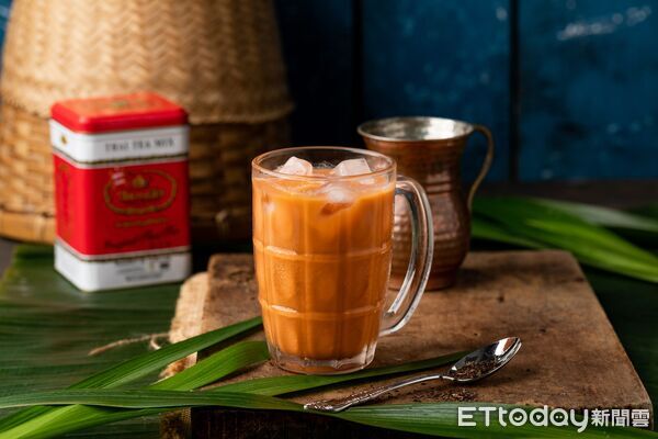 ▲帕泰家-炭烤豬肉炒河粉、泰式奶茶。(圖/豆府提供)