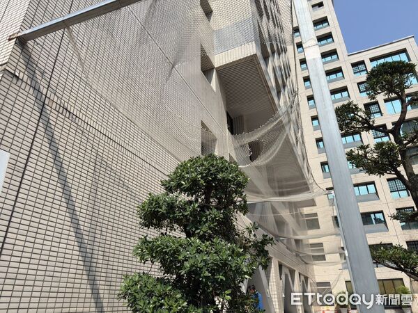 ▲▼桃園市府驚傳員工墜樓。(圖/記者沈繼昌攝)