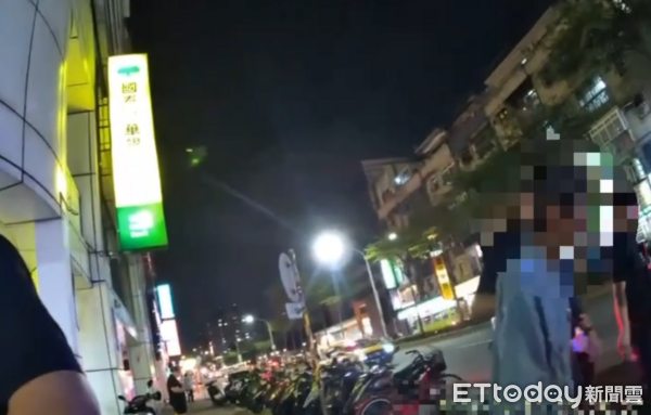 ▲▼ 三重婦人大鬧八方雲集,警方到場意外查獲。(圖/記者陸運陞翻攝,下同)