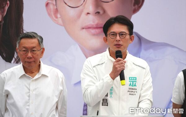 ▲▼新北市長參選人黃國昌舉辦首場戶外造勢活動,柯文哲也出席力挺。(圖/記者呂佳賢攝)