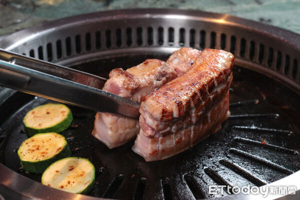 ▲春囍×國秀×Bar T.C.R.C三強聯手 熟成燒肉Meat cute進駐高流。(圖/記者黃士原攝)