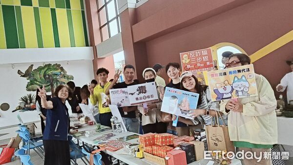 ▲屏東執行分署在恆春國小進行防詐宣導。(圖/屏東執行分署提供)