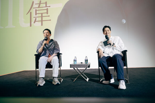 ▲金馬影帝梁朝偉現身2026金馬電影大師課,劉冠廷接下主持重任。(圖/金馬執委會提供)