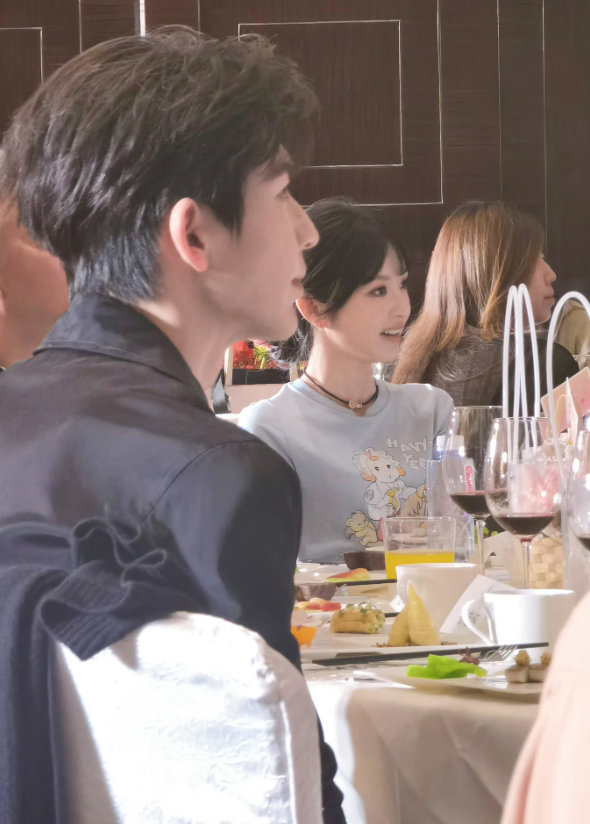 ▲▼《逐玉》慶功宴上演世紀大和解。(圖/翻攝自微博)