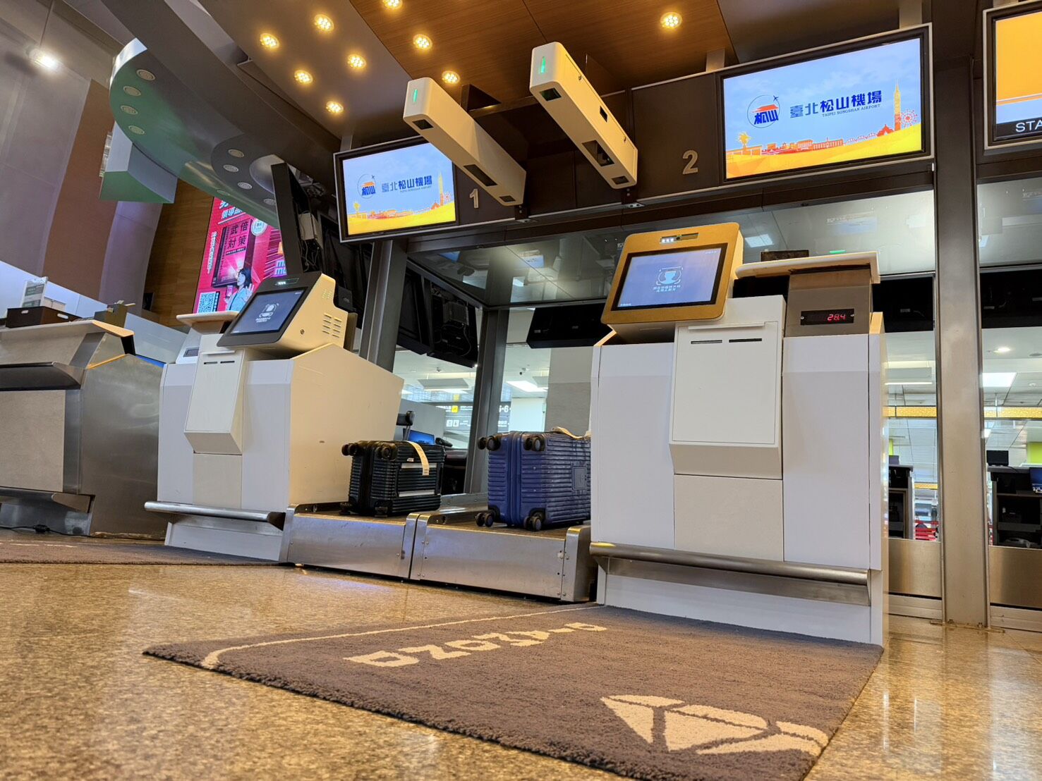 ▲▼松山機場導入人臉辨識系統,旅客從報到、行李託運、通關及登機流程都可一路刷臉通關。(圖/民航局提供)