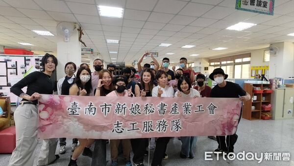 ▲台南市勞工局攜手工會舉辦公益義剪活動,關懷弱勢族群。(記者林東良翻攝,下同)