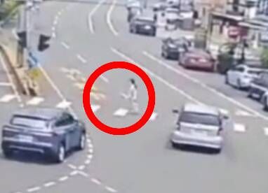 ▲彰化暖醫為撞飛的女子擋車。(圖/翁醫師提供)