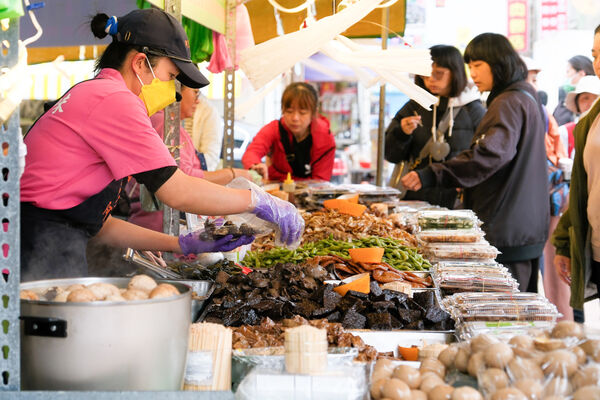 ▲▼白沙屯10間小吃美食。(圖/部落客飛天璇的口袋授權提供)