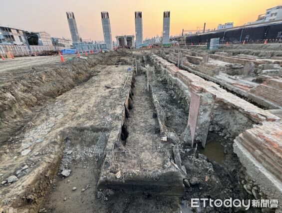 ▲▼ 嘉義車站鐵道遺構現蹤 文化局將啟動文資價值審查 。(圖/言古文化有限公司提供)