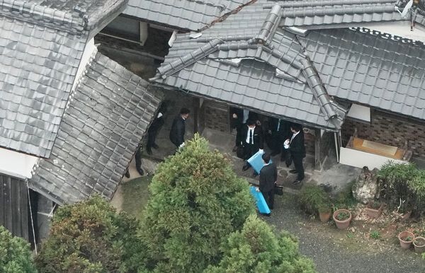 ▲▼ 日本京都府警方搜索11歲男童安達結希住處。(圖/達志影像/美聯社)