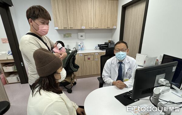 ▲母愛偉大!卵巢早衰「跨不孕指標」產後大血崩 順利誕4650g巨嬰。(圖/記者許宥孺翻攝)