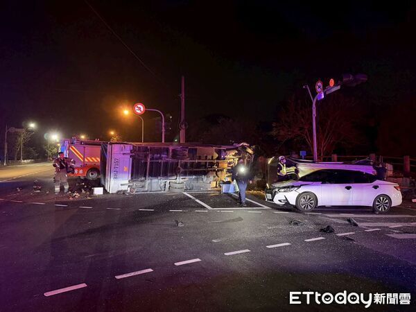 ▲一輛載有5名印尼移工的廂型車月前行經博愛路與玉屏路口遭撞翻覆,釀成1死7傷的慘劇。(圖/資料照片,記者高堂堯翻攝)