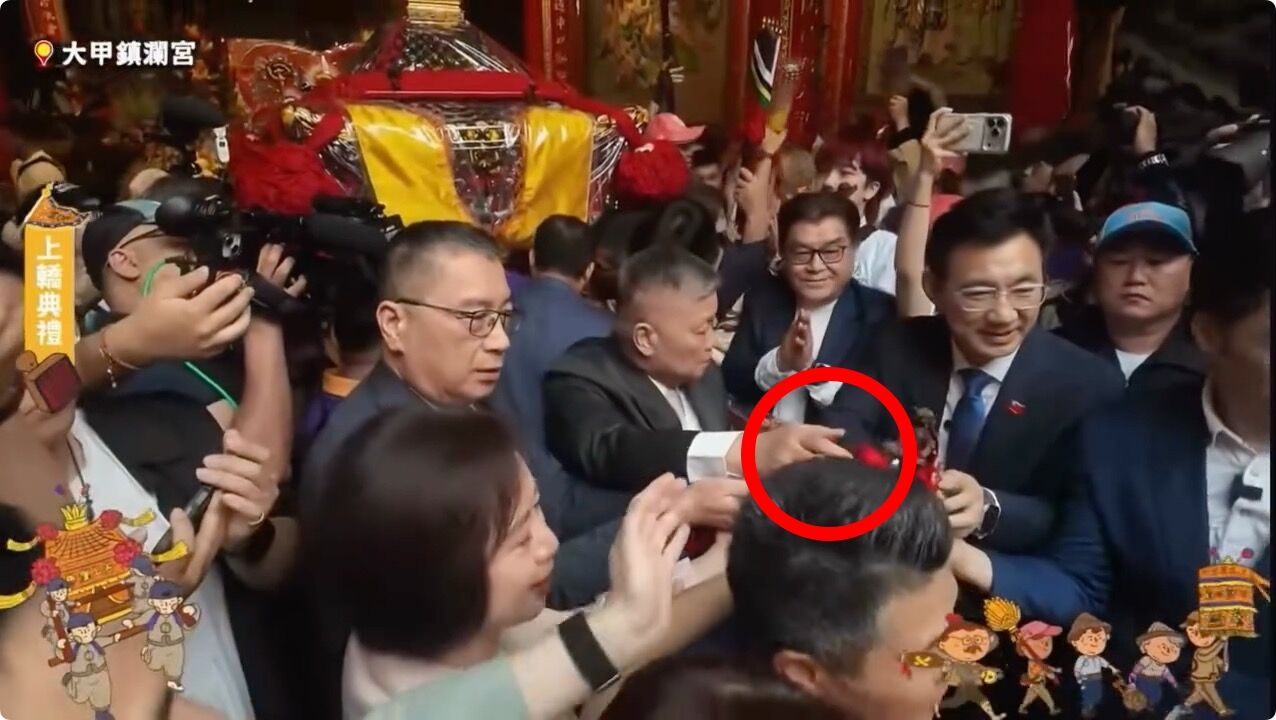 ▲▼大甲鎮瀾宮千里眼神像掉落。(圖/翻攝大甲鎮瀾宮直播)