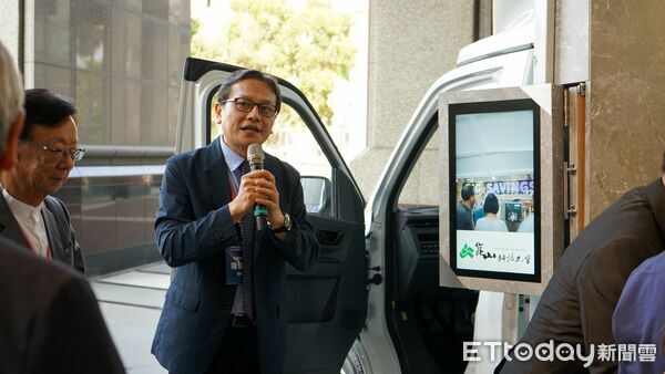 ▲崑山科大獲贈全台首部量產3.5噸電動商用車ET35。(記者林東良翻攝,下同)