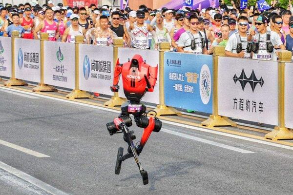 ▲▼北京機器人馬拉松 冠軍成績超越人類世界紀錄。(圖/翻攝新京報)
