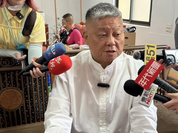 ▲大甲鎮瀾宮董事長顏清標說明。(圖/記者唐詠絮翻攝)