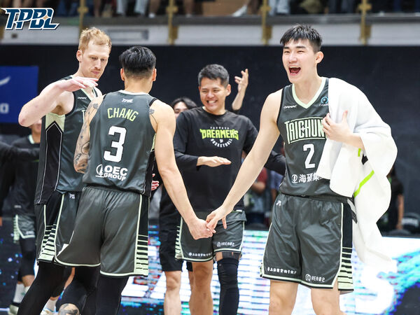 ▲夢想家班提爾、攻城獅高國豪。(圖/TPBL提供)