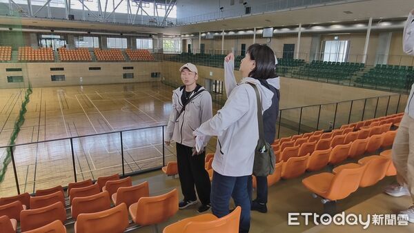 ▲運動部部長李洋視察亞運羽球館。(圖/記者蔡厚瑄攝)