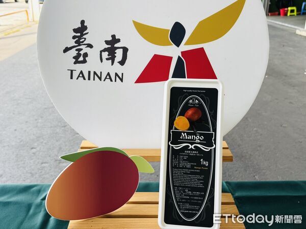 ▲台南市長黃偉哲率「台南隊」參加新加坡食品展,展場吸引眾多國際買主。(記者林東良翻攝,下同)