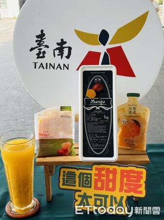 ▲台南市長黃偉哲率「台南隊」參加新加坡食品展,展場吸引眾多國際買主。(記者林東良翻攝,下同)