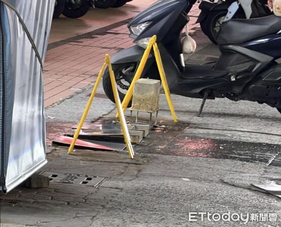 ▲▼高雄民眾直擊業者將廢棄殘渣倒入水溝。(圖/翻攝自Threads /love_taiwan520520)