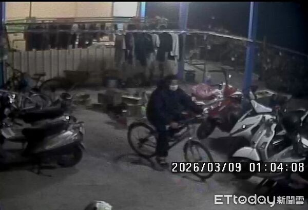 ▲虎尾警方調閱監視器畫面,鎖定連續行竊案嫌犯行蹤。(圖/記者游瓊華翻攝)