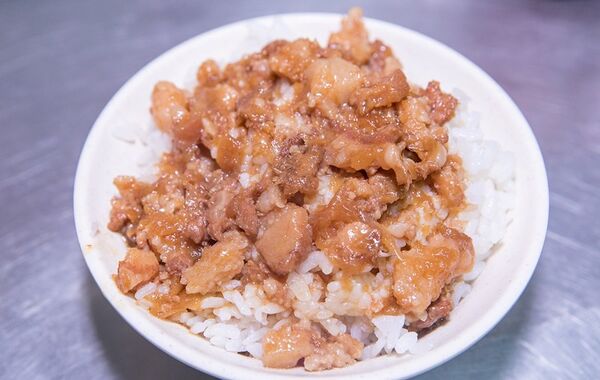 ▲六號碼頭麵店-五層豬腸湯。(圖/小虎食夢網提供)