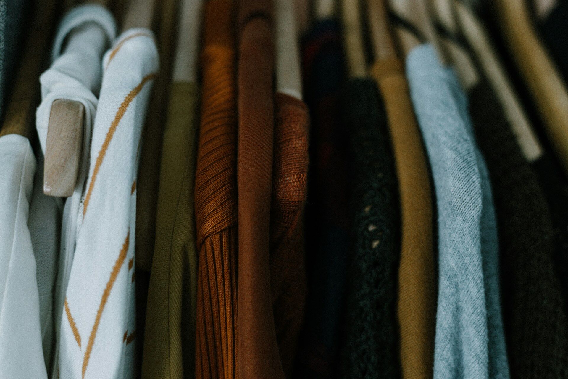 ▲▼衣櫃斷捨離關鍵一次搞懂。(圖/Unsplash)