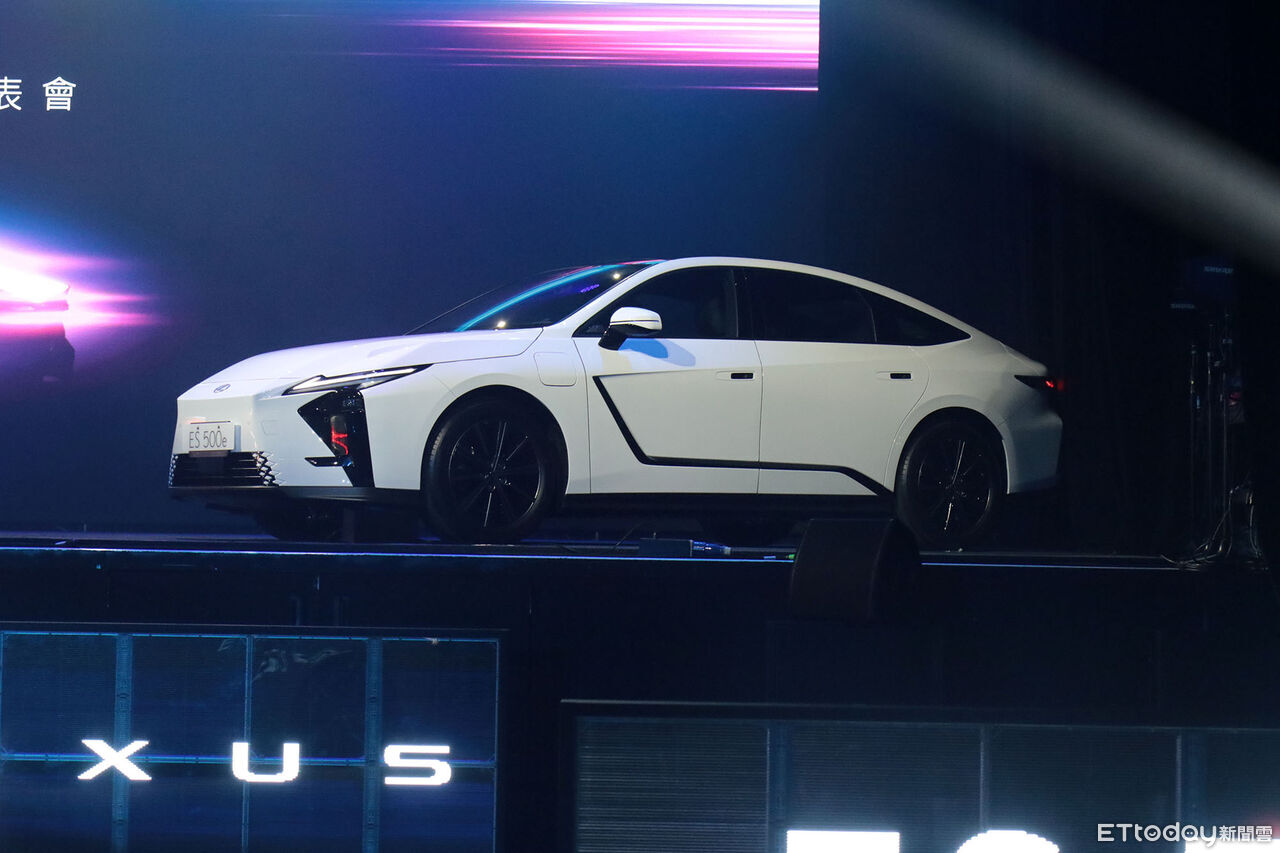 ▲177萬起!台灣Lexus「全新大改款ES房車」上市 油電&電動只差8萬。(圖/記者張慶輝攝)