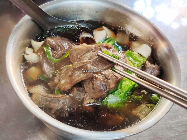 ▲▼鴻記水餃牛肉麵。(圖/WISELY`S 拍拍照寫寫字授權提供)