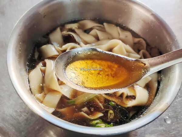 ▲▼鴻記水餃牛肉麵。(圖/WISELY`S 拍拍照寫寫字授權提供)