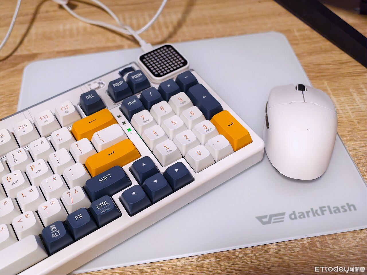▲▼ darkflash 。(圖/記者蘇晟彥攝)