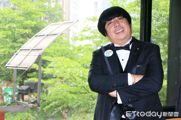 ▲香蕉人日村勇紀來台逛西門町(圖/記者周宸亘攝)