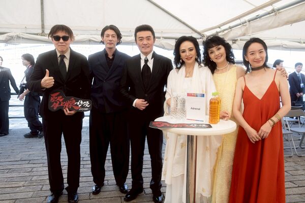 ▲《腎上腺母侵》導演周騰、郭鑫、南果步、田麗、劉黛瑩、李㼈。(圖/陽科國際提供)