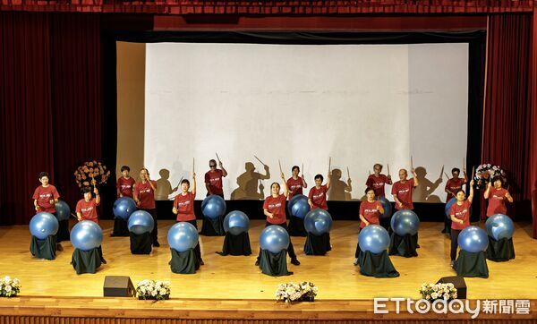 ▲成大醫院護理部舉辦2026年護師節慶祝大會,向長年堅守第一線的護理人員致敬。(記者林東良翻攝,下同)